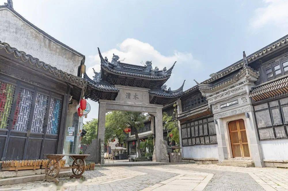 66岁潘长江直播喊冤!自曝卖真酒却被冤枉,网友:别再出来丢人